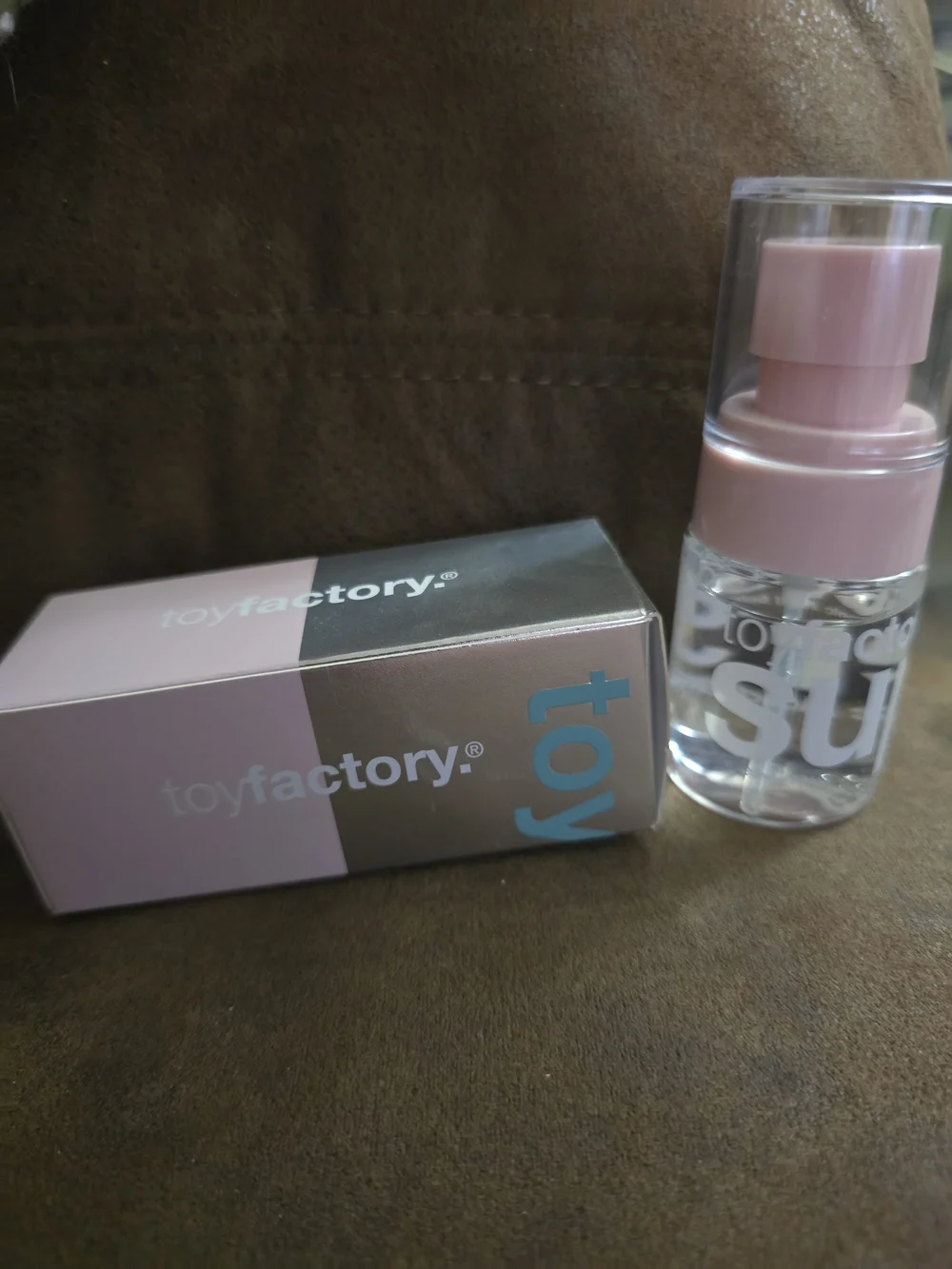 Toyfactory Pink Makeup Setting Spray - Soft Pink Finish